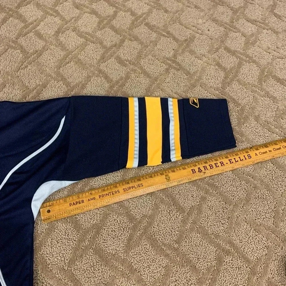 Reebok Buffalo Sabres NHL Hockey Jersey - Youth Large/ XL - Picture 11 of 12